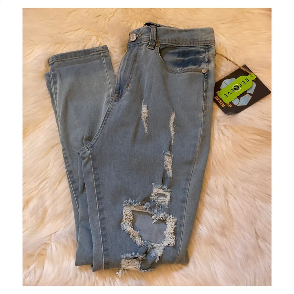 Indigo Rein Distressed Jeans - NWT - Size 11